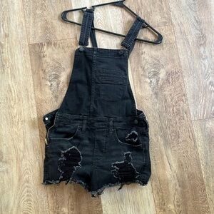 Women’s overall shorts